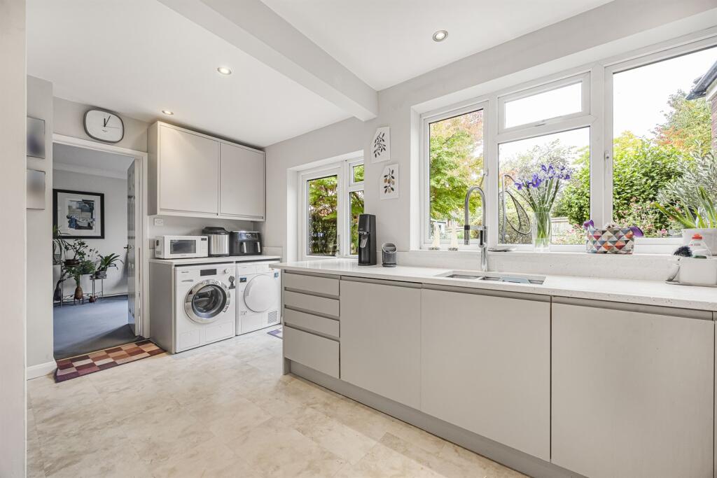 Kitchen/Breakfast Ro