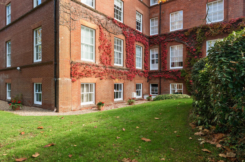 1370786-32-68f0df...