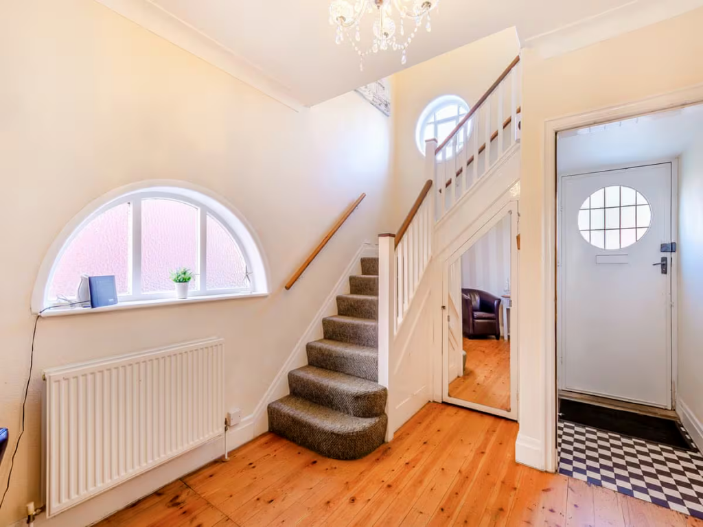 e4b913bb-17e2-4b8d-8d6c-49278a3de3bb