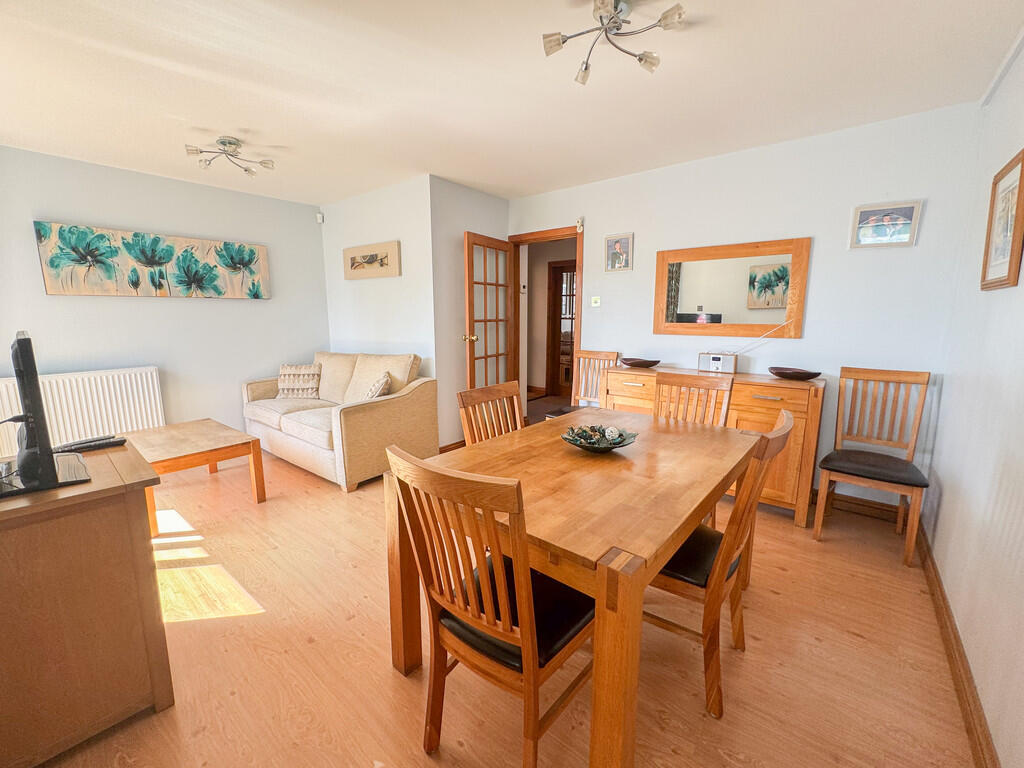 breakfast room 1
