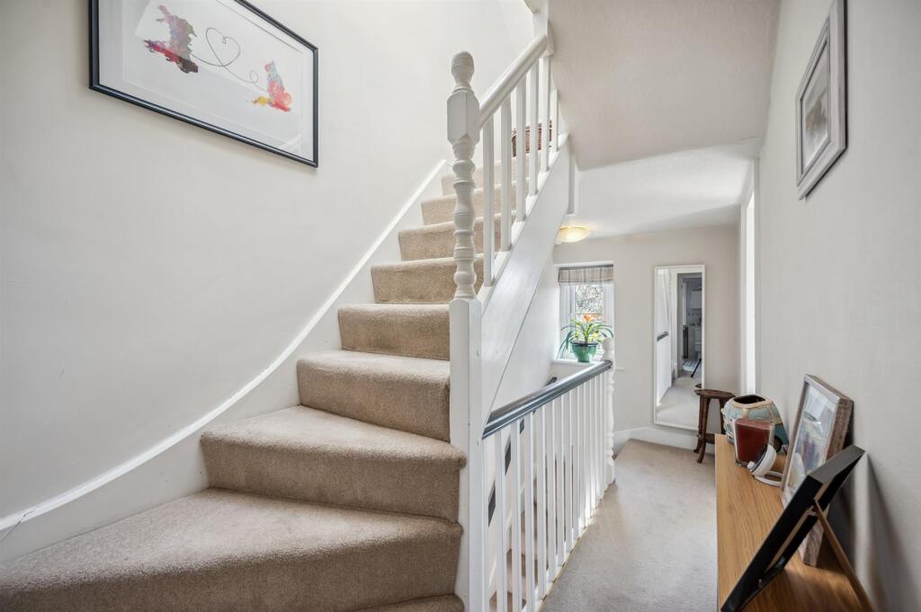 First floor landing.jpg