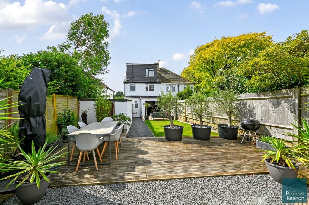 93 Applesham Ave, BN3 (35).jpg