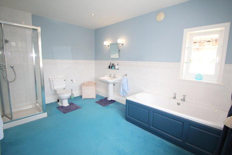 En-Suite Bathroom