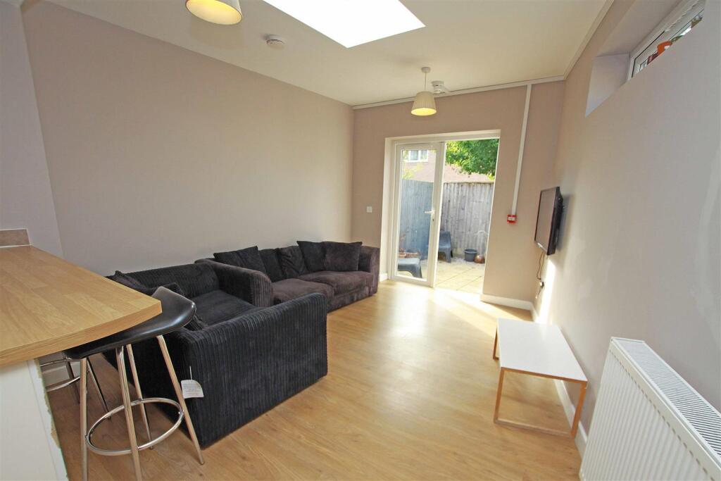 Communal living a.jpg