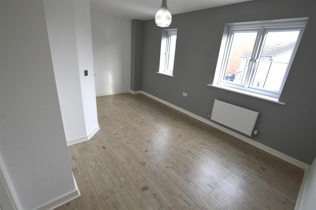 14 Hexham Gardens Bedroom 1.JPG