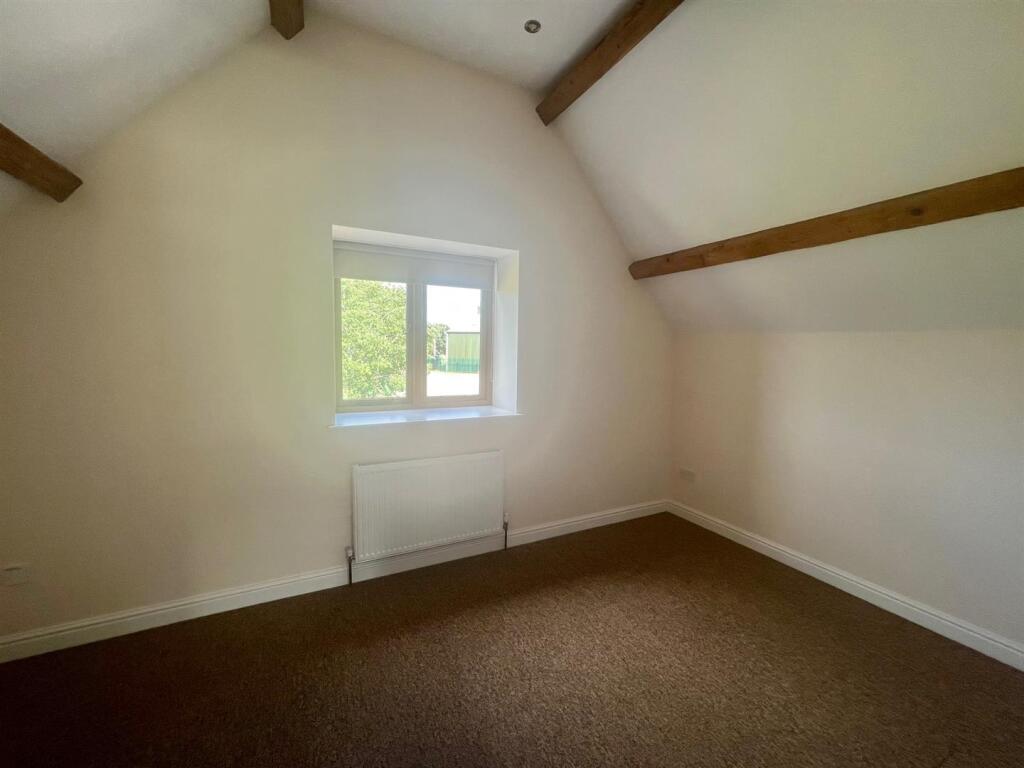 hop yard bedroom 2.jpg