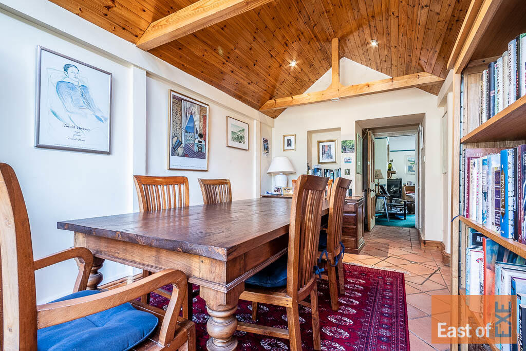 Victoria House - ...