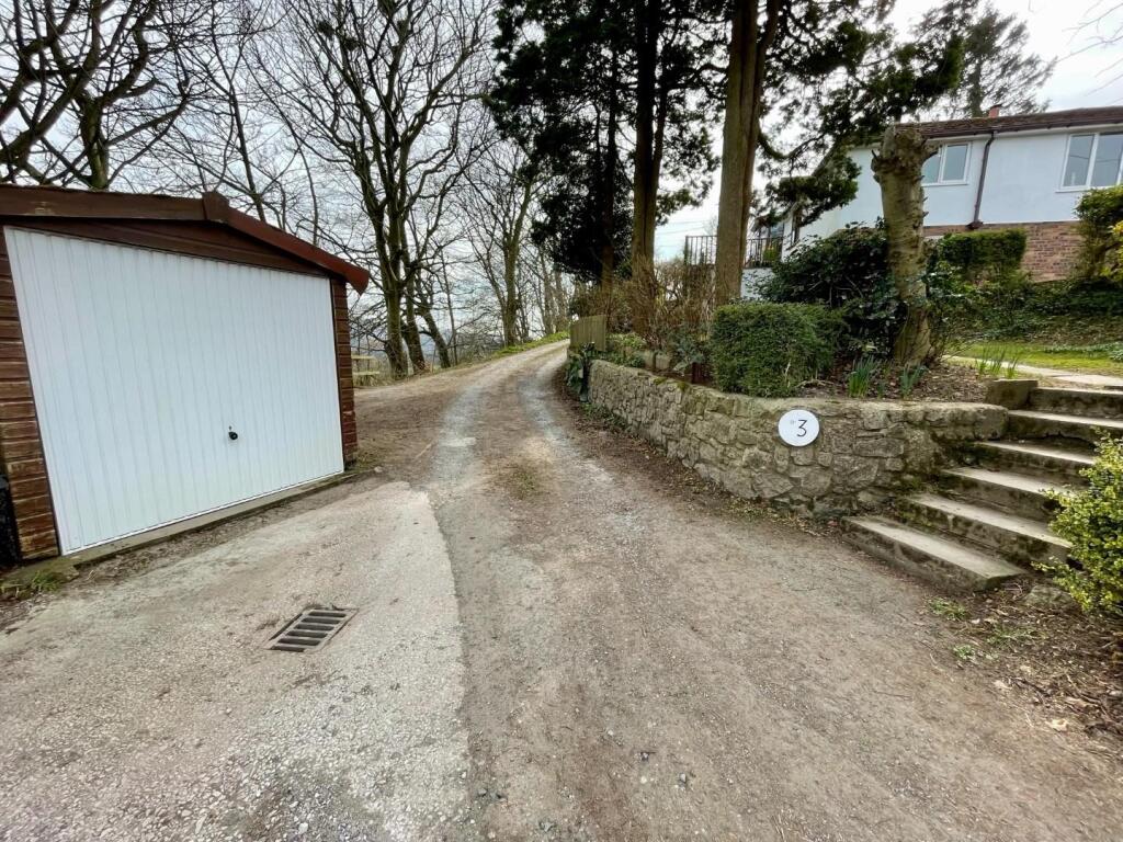 GARAGE &amp; PARKING