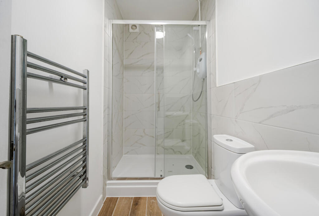 1385634-10-692700...