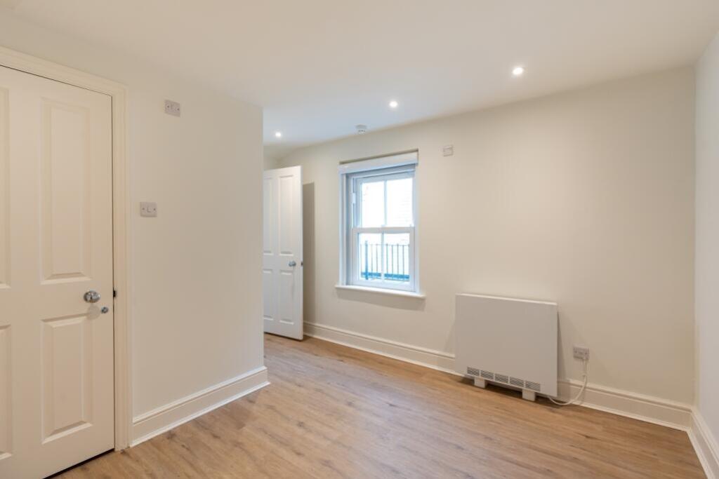 10516_10702116_IMG_04_0000