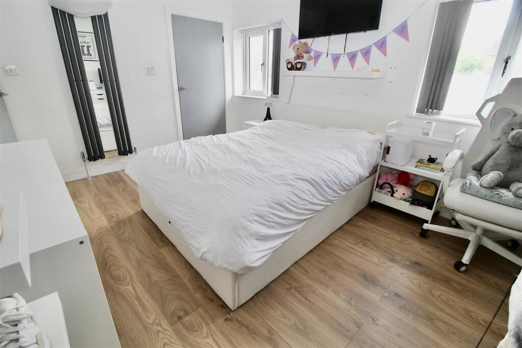 Bedroom One 14&#39;8&#34; x 9&#39;9&#34;