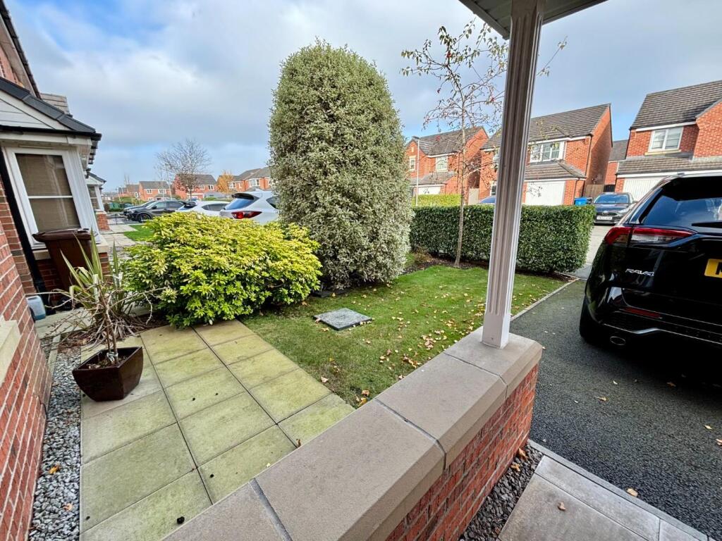 Outside - Front Garden