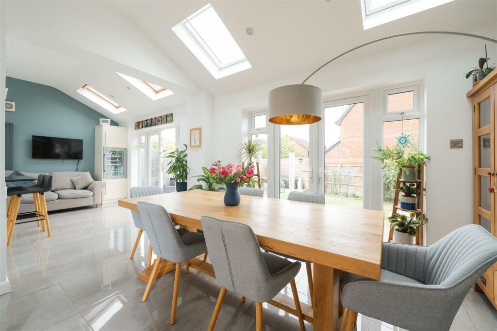 12 Elderberry Drive, Hitchin-11.jpg