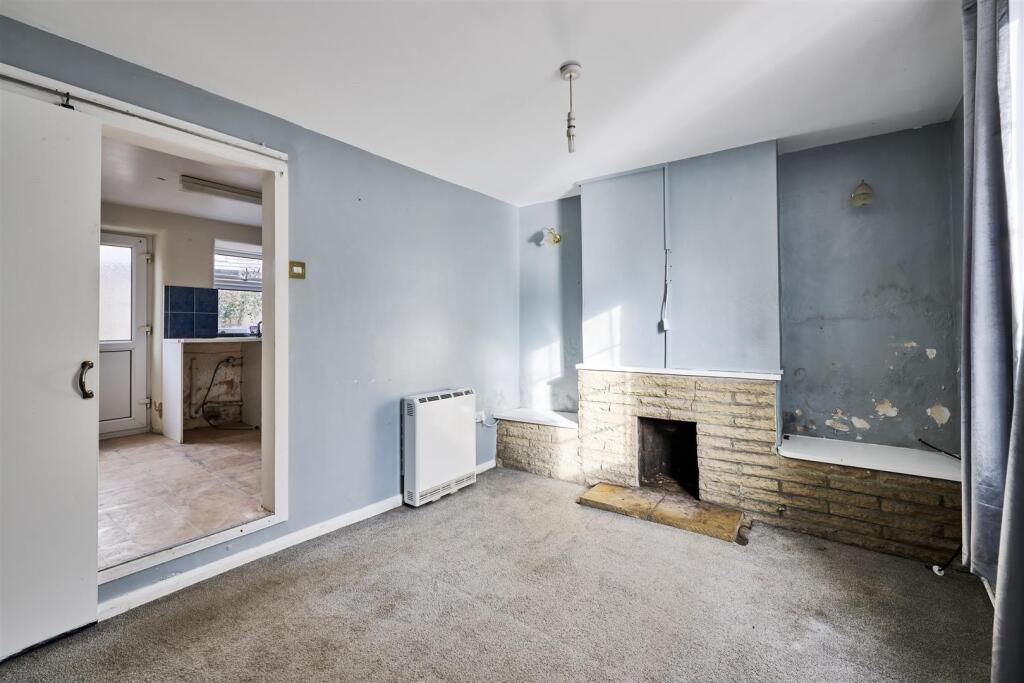 8-13 Stoke Hill Oundle-8.jpg