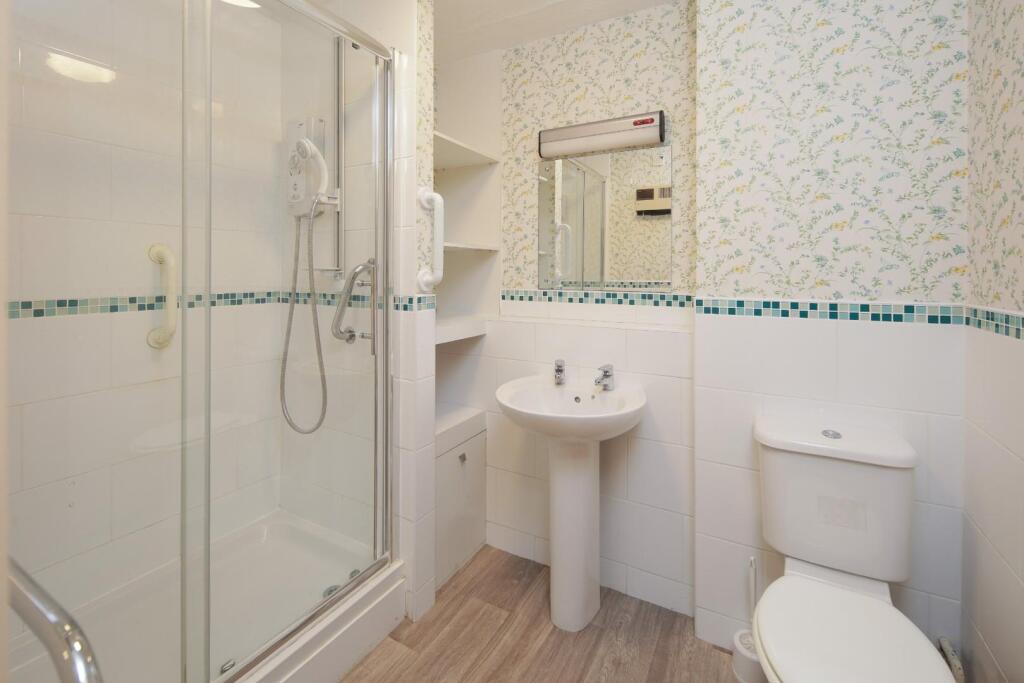 7 Oakfield House CV32-15.jpg