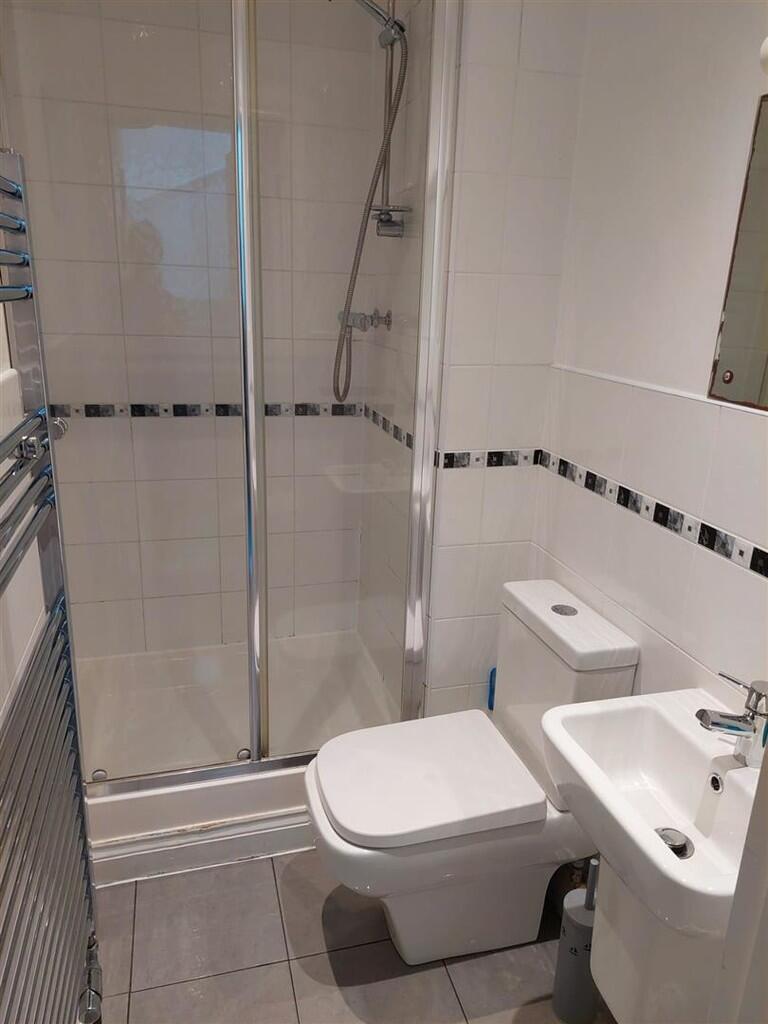 4 fistral shower ...