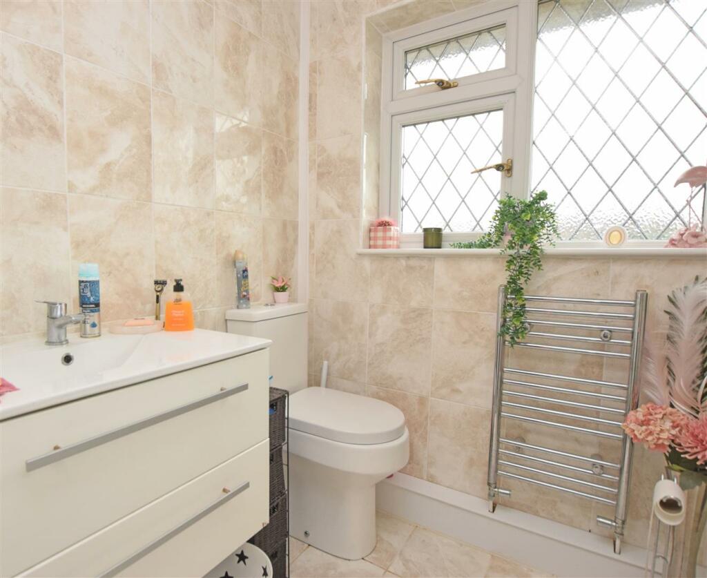 Bathroom.JPG