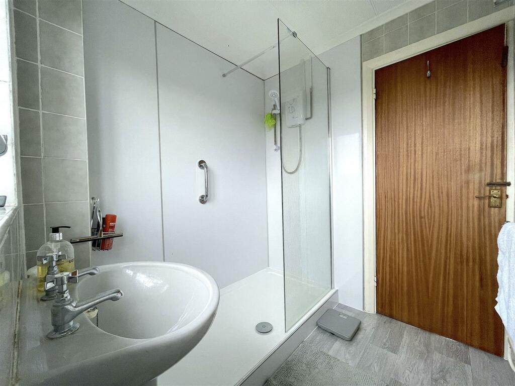 Bathroom (1).jpeg