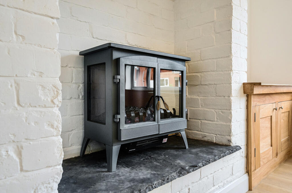 1359098-2-68de4dd...