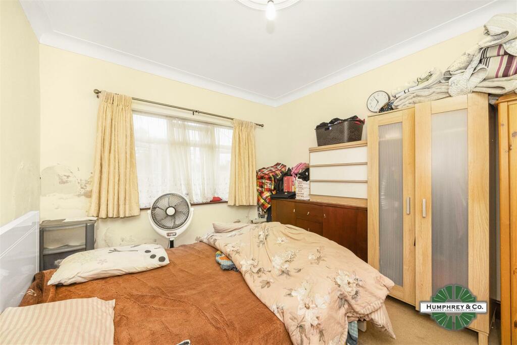 2   Overton Drive -007.JPG