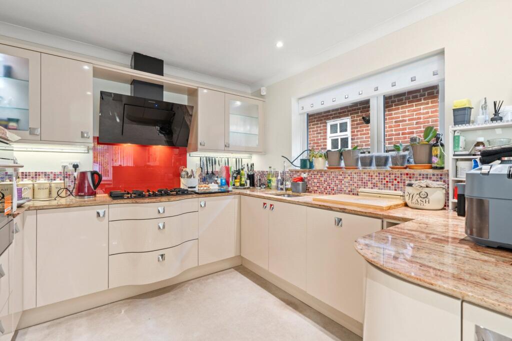 Kitchen/Breakfast Rm