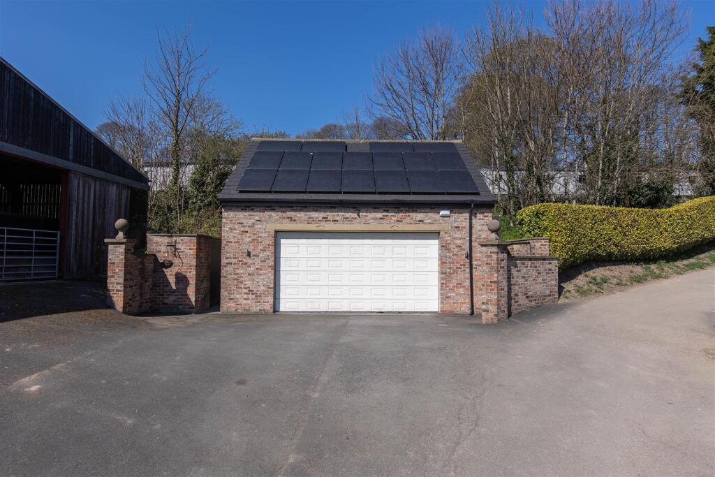 Grooms Cottage External-12.jpg