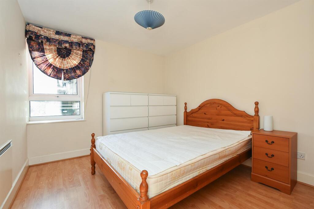 73 Lockes Wharf - Bed 1 (1).JPG