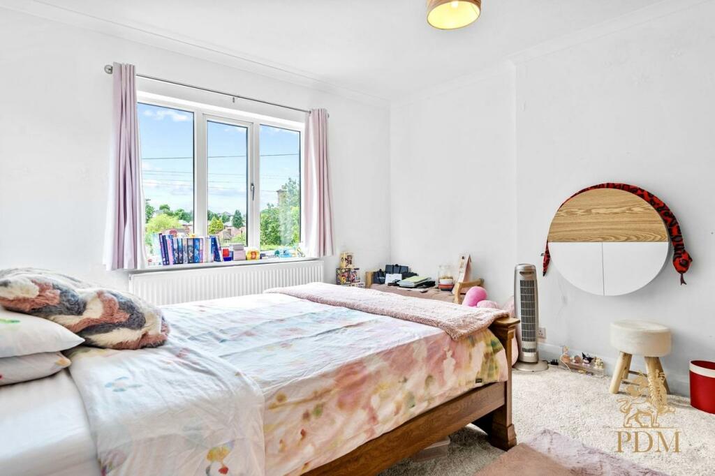 2 Parkside Wollaton NG8 2NN