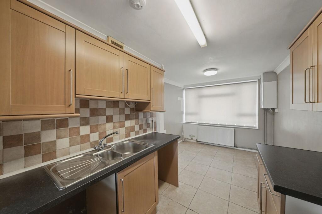 320 Spackmans Way, Slough, SL1 2SD