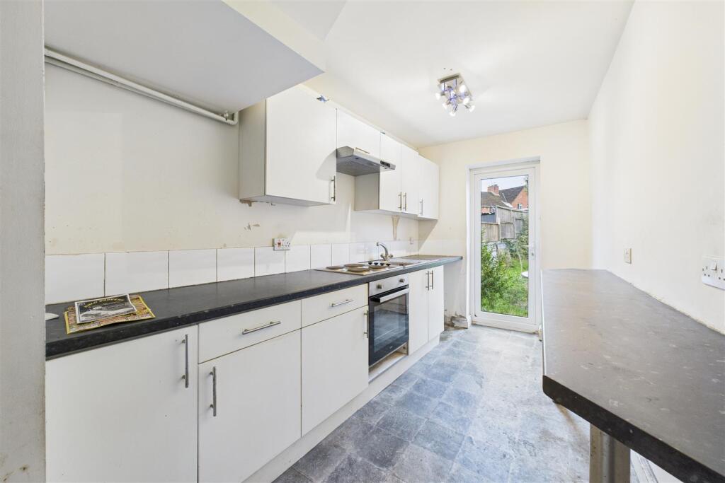 194, Ilminster Avenue Bristol, BS4 1BY | Hollis Mo