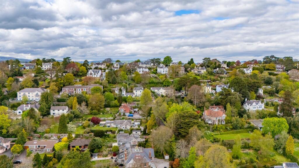 A52 - 26 College Road Newton Abbot - 250423.jpg