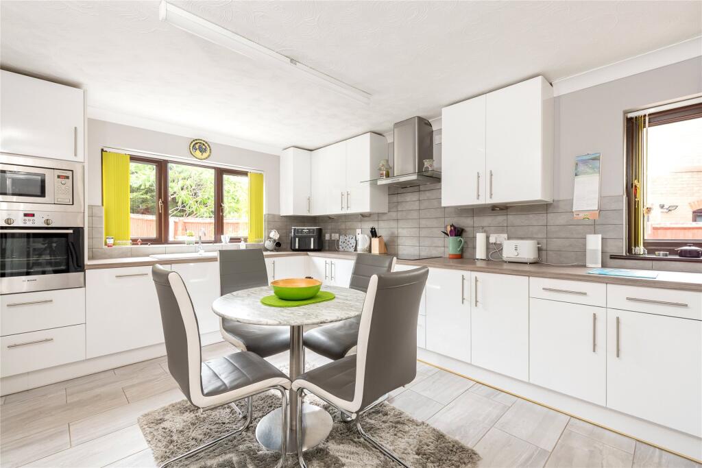 Kitchen/Breakfast Rm