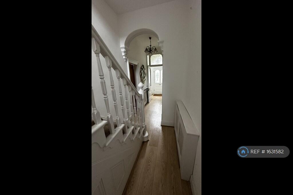 Entrance/Hallway