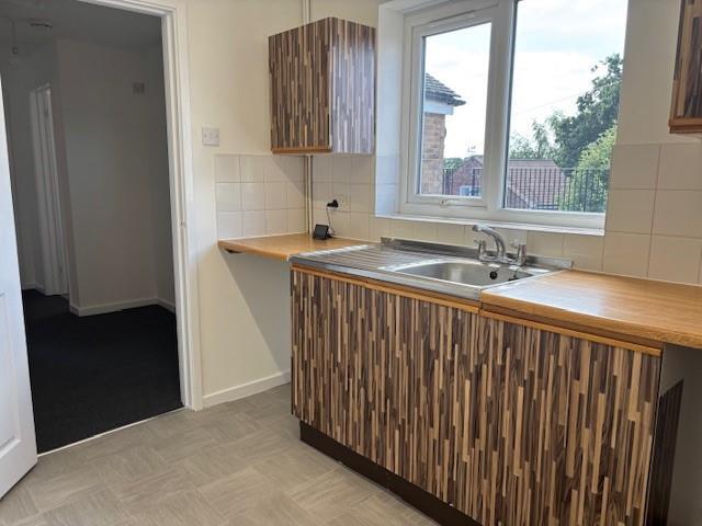 kitchen 2 flat 1 phipps.jpg
