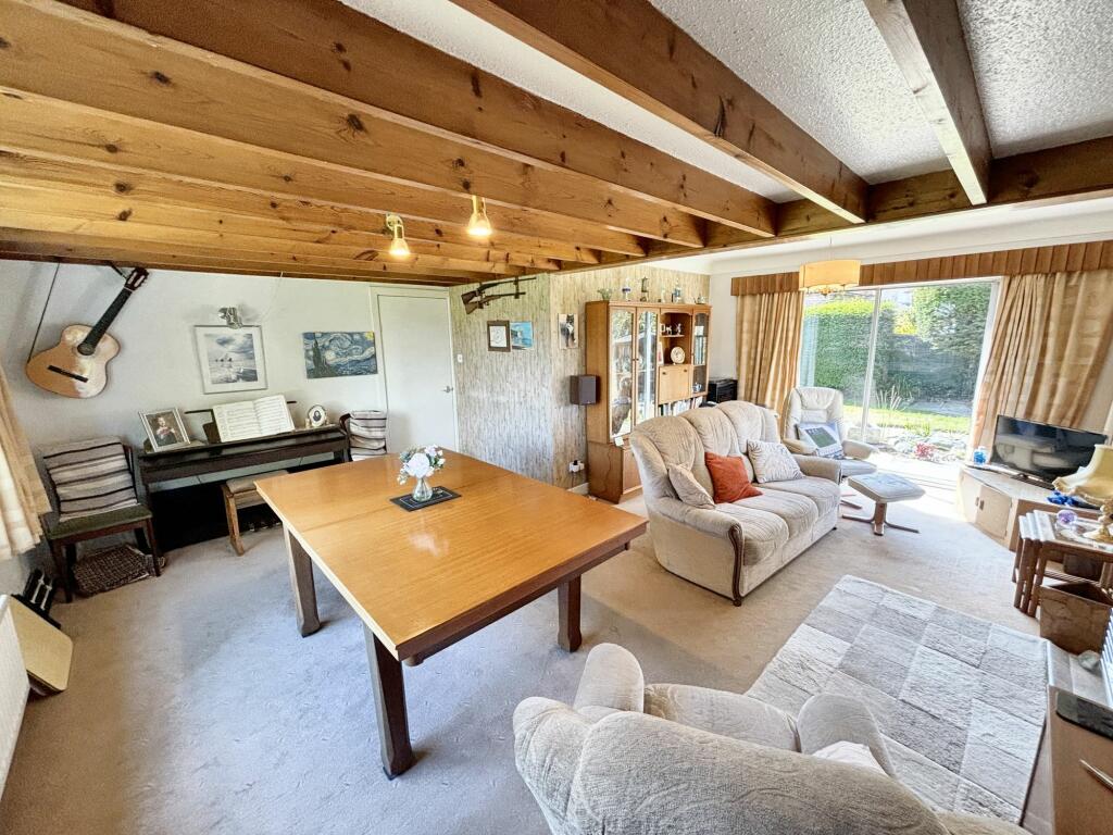 Dining Lounge