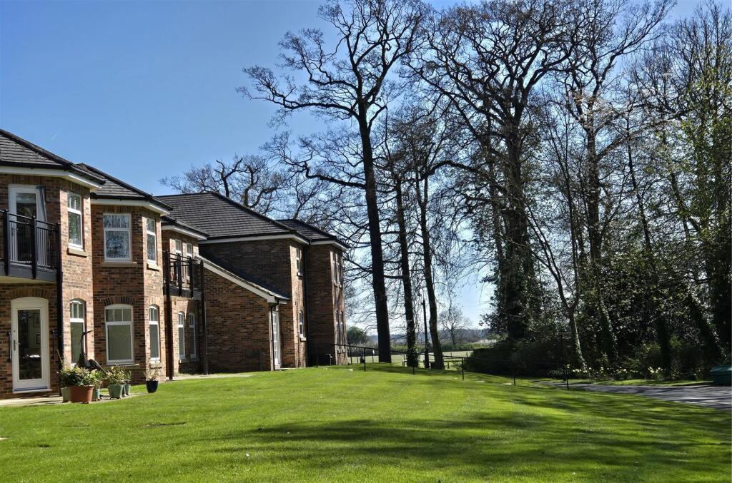 4 Middleton Woods Facing South.jpg