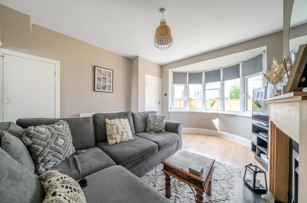 EweMove Harrogate Living Room2