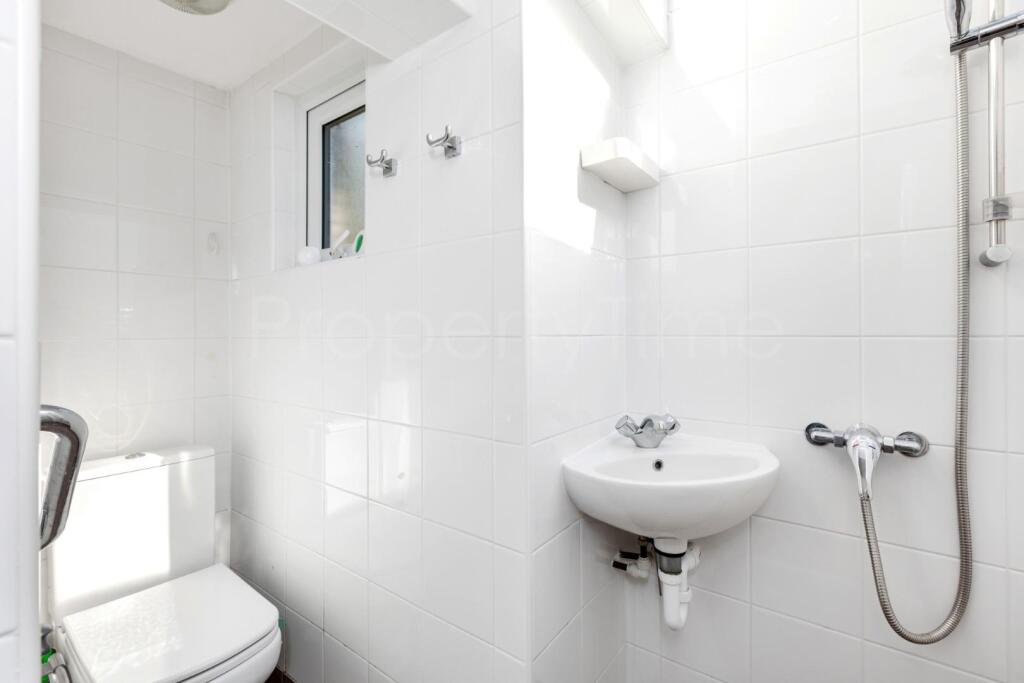 070420254_PTIME_18 Holmesdale Road _N6 5TQ_007.jpg