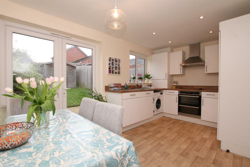 Kitchen Dining Room.JPG