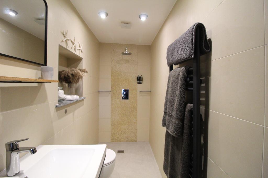 Main bathroom in house.jpeg