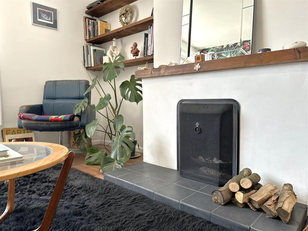 Feature Fireplace With Open Fire 983