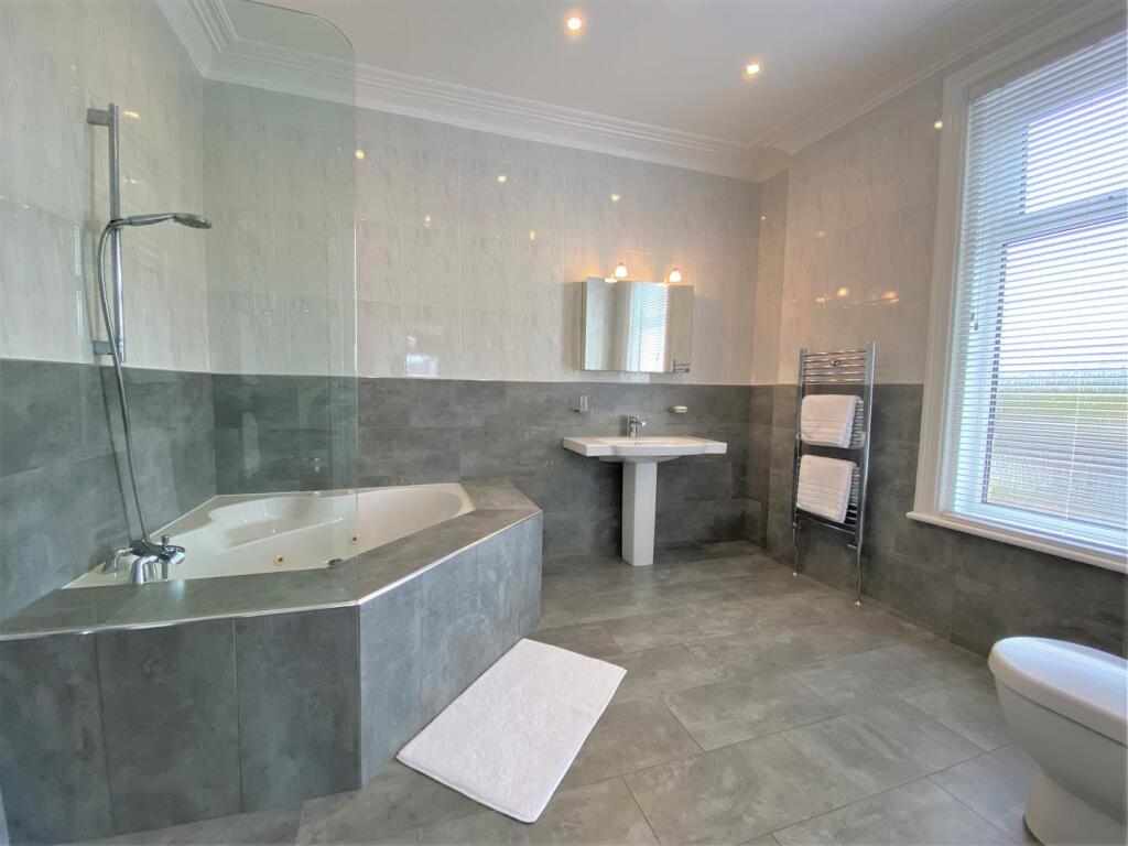 St Annes Road East, 200, bed 1 (en suite) LEA.JPG