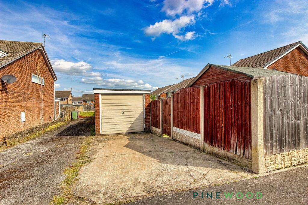 SINGLE DETACHED GARAGE
