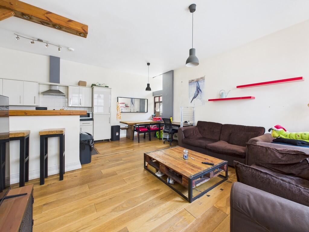 CAM03974G0-PR0198...