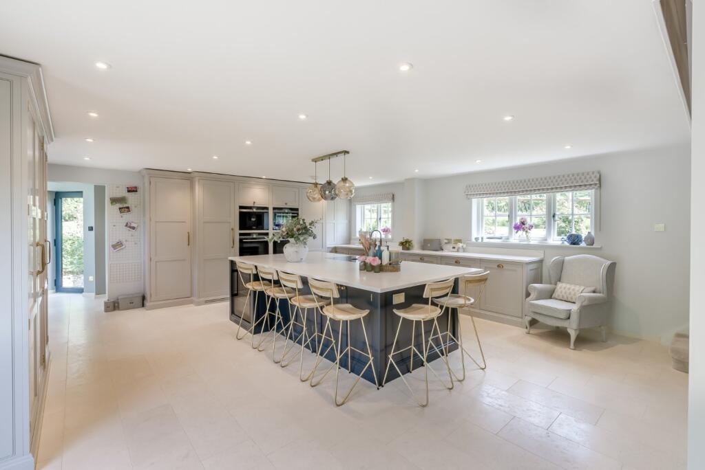 Kitchen/Breakfast Rm