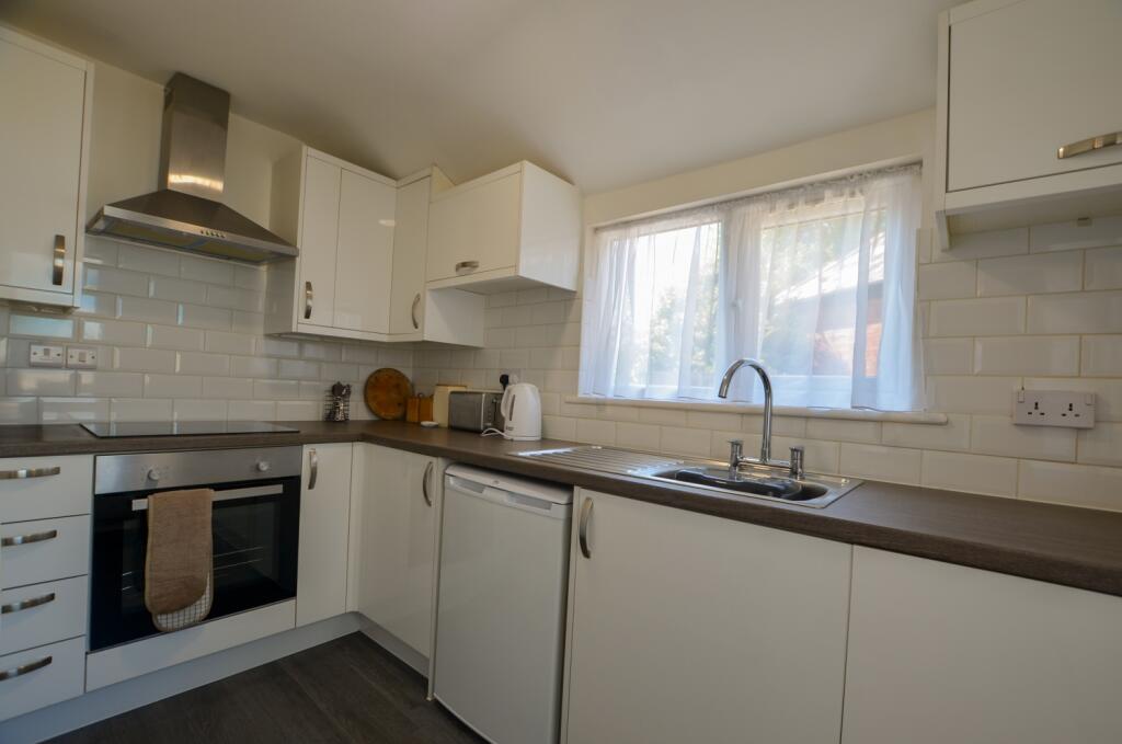 To Book A Viewing Call TPS Lostwithiel on 01208 87