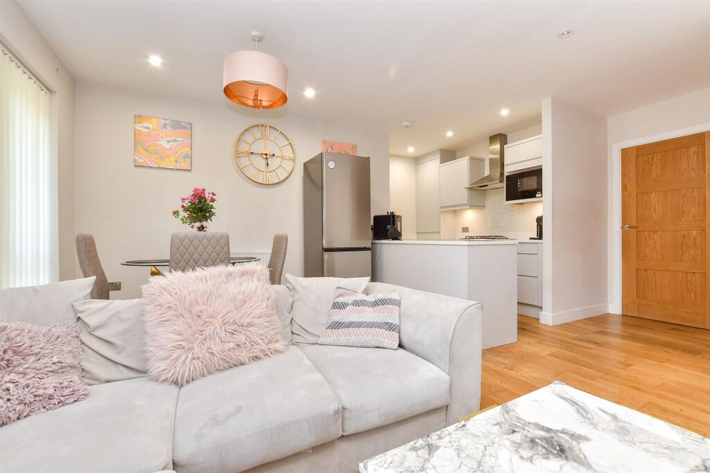 Kitchen / Living Room