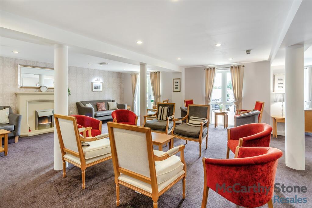 8657088-interior01.jpg