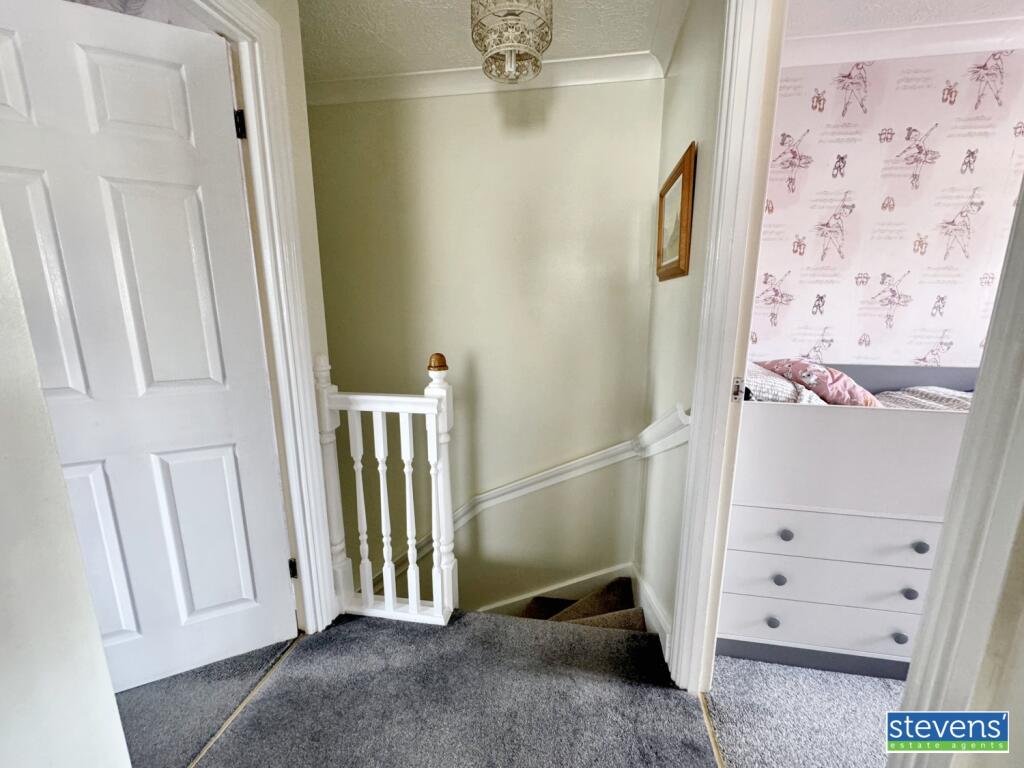 image00003_blurred (3)