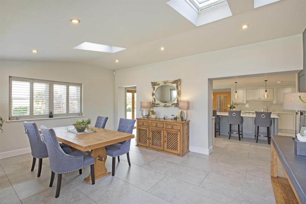 Dining room to kitchen